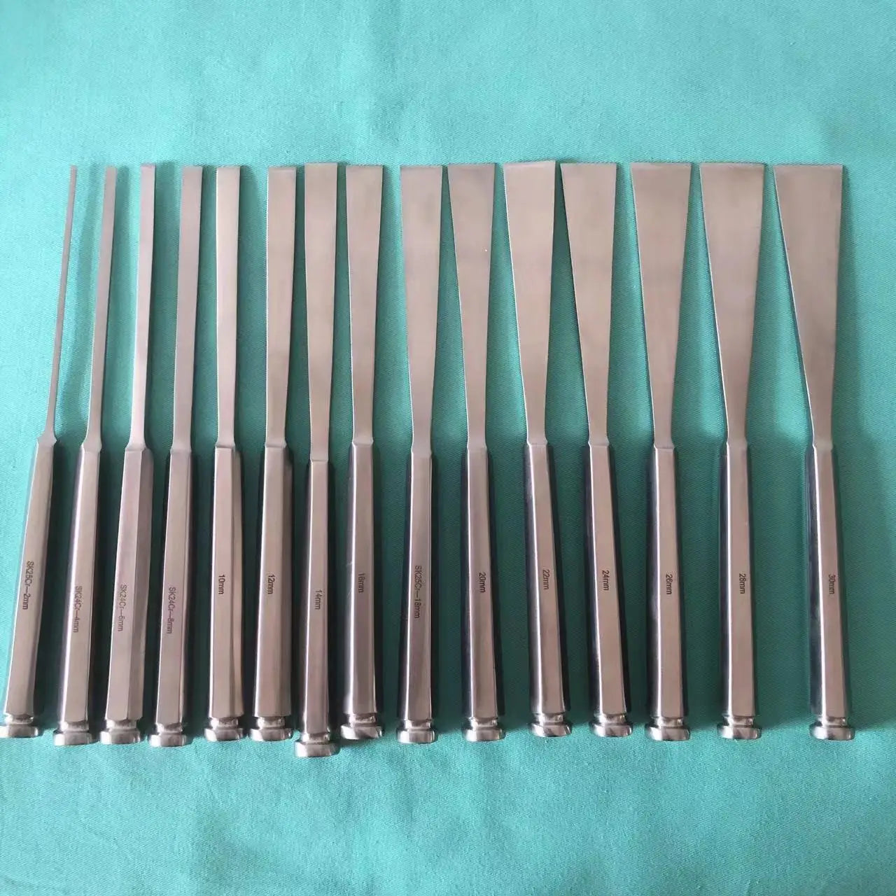 Professional Vet Orthopedic Chisel Set - 10pc Precision Ground Blades, Hex Handle for Small Animal Surgery