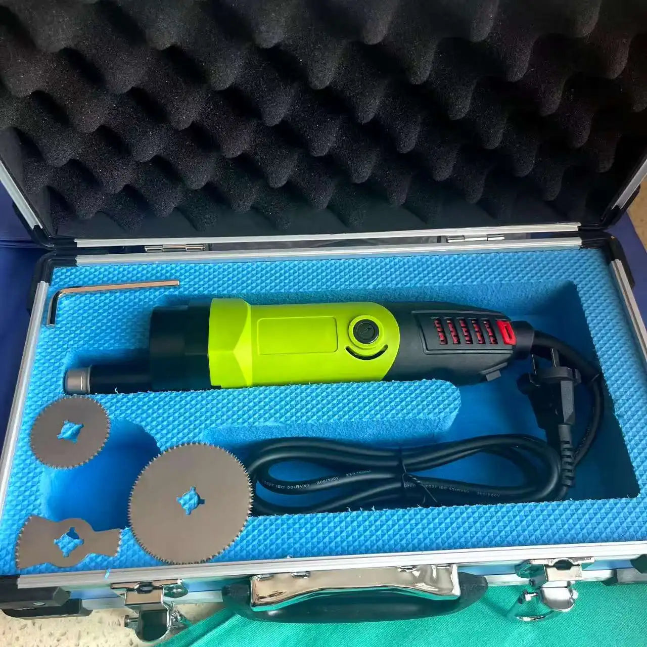Orthopedic equipment, plaster saw, medical electric plaster saw, plaster cutter, vibration cutting does not hurt the skin
